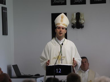 /A/2026/5/F/260525 Biskup Kovač blagoslovio pastoralni centar „Dvanestorica apostola“ u Kašini (24).JPG