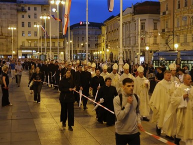 /A/2026/5/MBKV/FOTOGALERIJA - Majka Božja od Kamenitih vrata, 31 svibnja 2026/MBKV2026_TUZN_2 (78).JPG