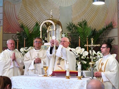 /A/2026/6/A/Biskup Razum na Tijelovo predvodio misno slavlje u kapeli Corpus Domini (1).jpg