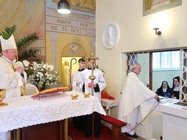 /A/2026/6/A/Biskup Razum na Tijelovo predvodio misno slavlje u kapeli Corpus Domini (3).jpg