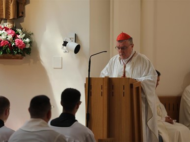/A/2026/6/E/260618 Kardinal Bozanić predvodio misu povodom 10. i 15. obljetnice prezbiterskog ređenja (11).JPG
