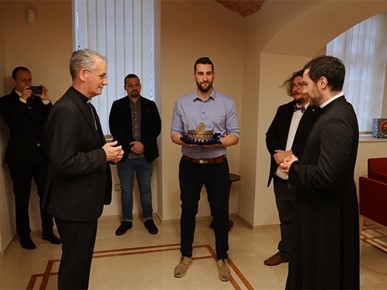 /A/2026/7/A/260708 primopredaja krune (5).JPG