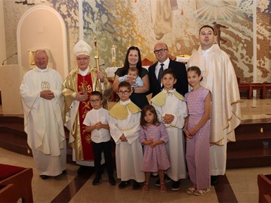 /A/2026/7/A/Kardinal Bozanić krstio šesto dijete obitelji Faltak (4).JPG