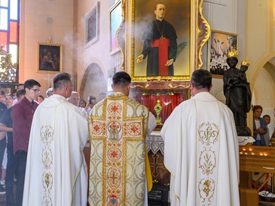/A/2026/7/B/Don Karlo Ćuk, SDB, proslavio mladu misu u Krašiću (6).jpg