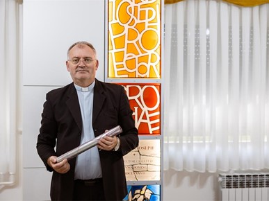 /A/2026/8/A/postavljanje_kriza-4.jpg