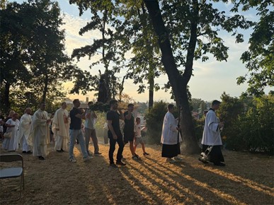/A/2026/8/B/Mladomisnik vlč. Jurica Klanfar predvodio proštenje na Rokovom perivoju (2).JPG