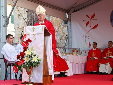 /A/2026/8/D/Biskup Razum predvodio proslavu bl. Miroslava Bulešića (12).jpg