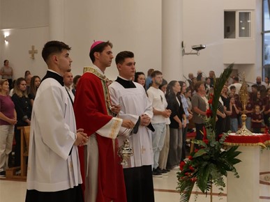 /A/2026/9/B/260914 Biskup Kovač predvodio euharistijsko slavlje svetkovine Uzvišenja Svetoga Križa u Lukarišću (4).jpg