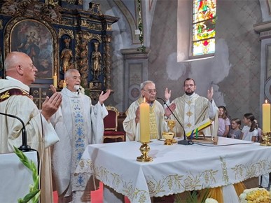 /A/2026/9/C/Vlč. Mato Matić proslavio zlatnu misu u Vrapču (2).jpg