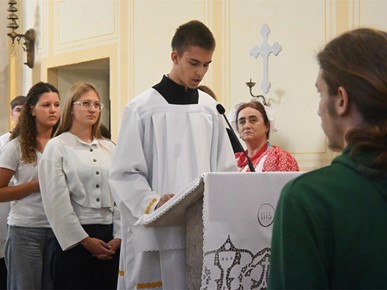 /A/2026/9/F/Učenici i djelatnici NKG-a hodočastili u Krašić (1).JPG