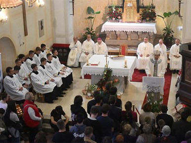 /A/2026/9/F/Učenici i djelatnici NKG-a hodočastili u Krašić (18).JPG